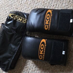 CKO Kickboxing Black Gloves